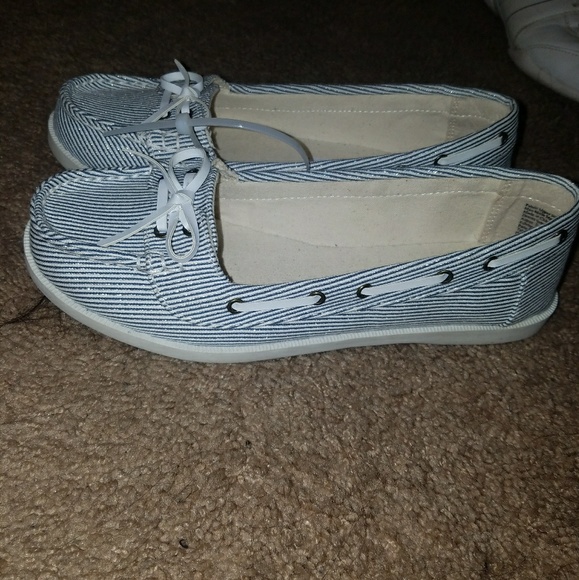 American Eagle Boat Shoes - Picture 2 of 2